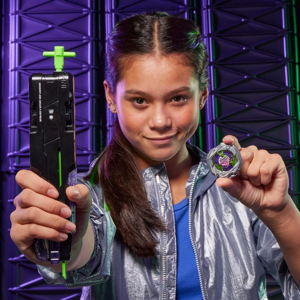 Beyblade X Saber Samurai 2-70L Victory Grip s pravotočivým vystřelovačem Hasbro