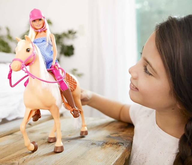 Mattel Barbie S KONĚM FXH13
