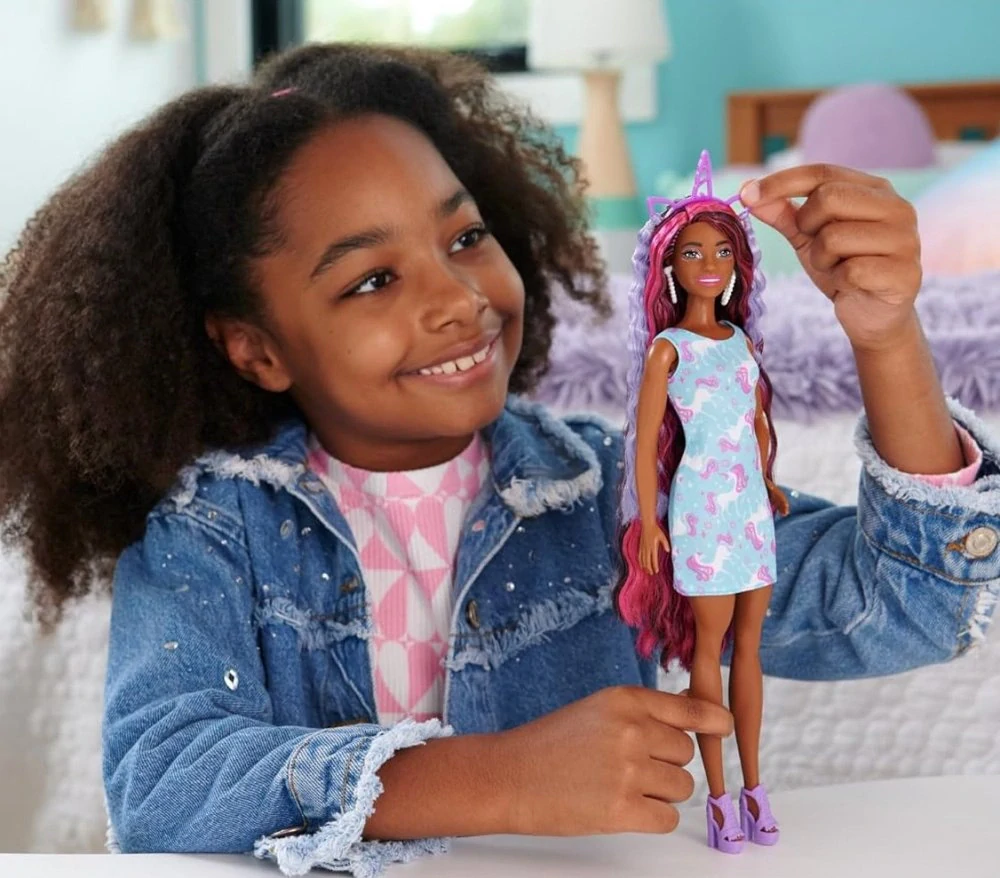 Mattel Barbie s fantastickými rudými vlasy černoška HKT95