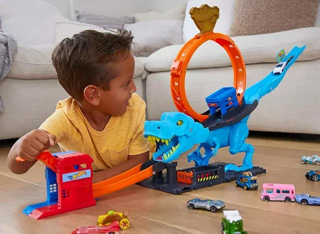 Hot Wheels City Smyčka se žravým T-Rexem HKX42 od Mattel 