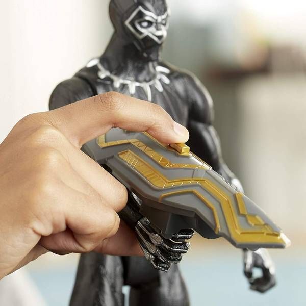 Black Panther Černý Panter 30 cm Figurka s přislušenstvím Blast Gear od Hasbro E7388