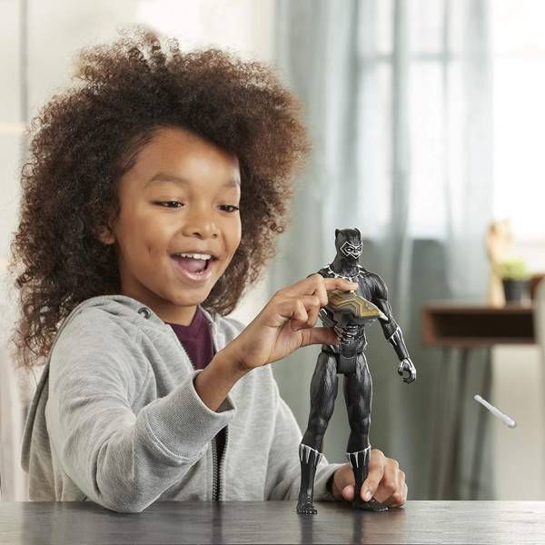 Black Panther Černý Panter 30 cm Figurka s přislušenstvím Blast Gear od Hasbro E7388
