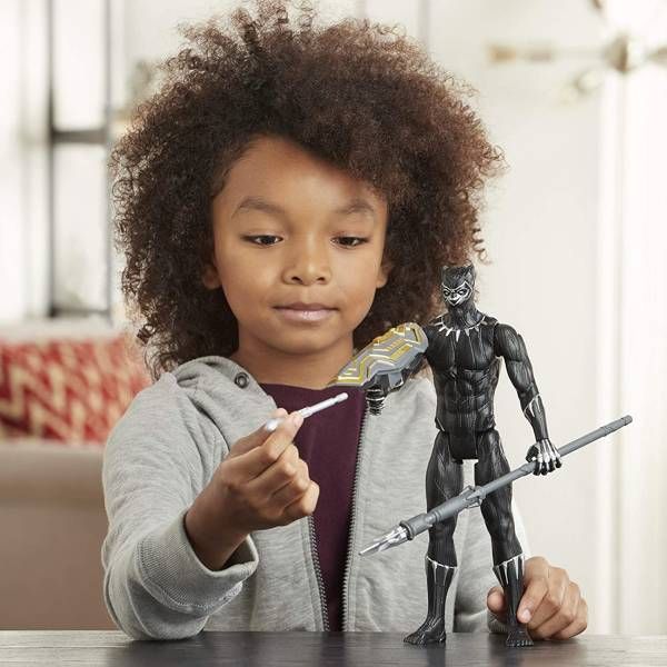 Black Panther Černý Panter 30 cm Figurka s přislušenstvím Blast Gear od Hasbro E7388