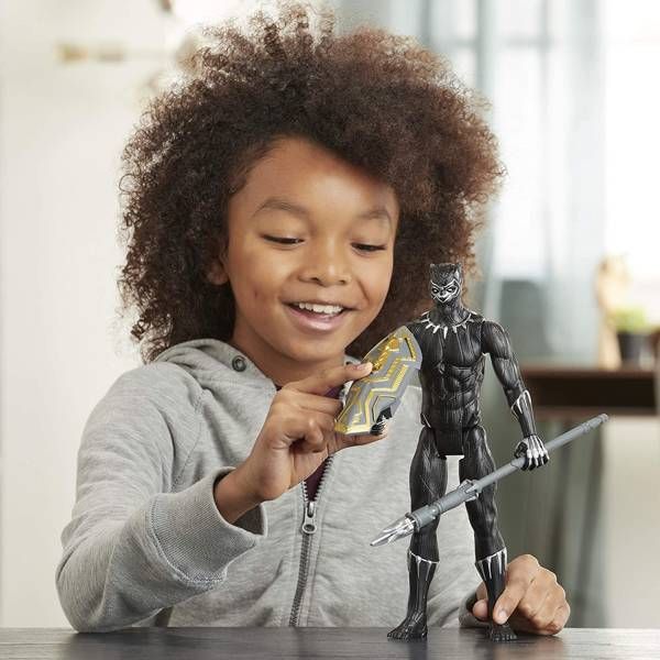 Black Panther Černý Panter 30 cm Figurka s přislušenstvím Blast Gear od Hasbro E7388